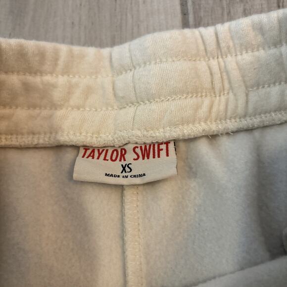 Taylor Swift Loving Him Was Red Shorts Sz XS Drawstring Official Merchandise - Picture 3 of 9
